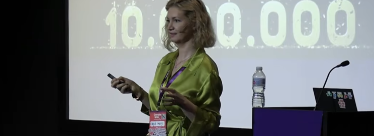 Oana May on stage